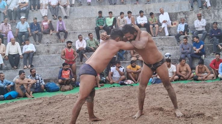 Kunihar: Wrestling fair organized with great pomp in Mangala Mata temple complex, Namol.