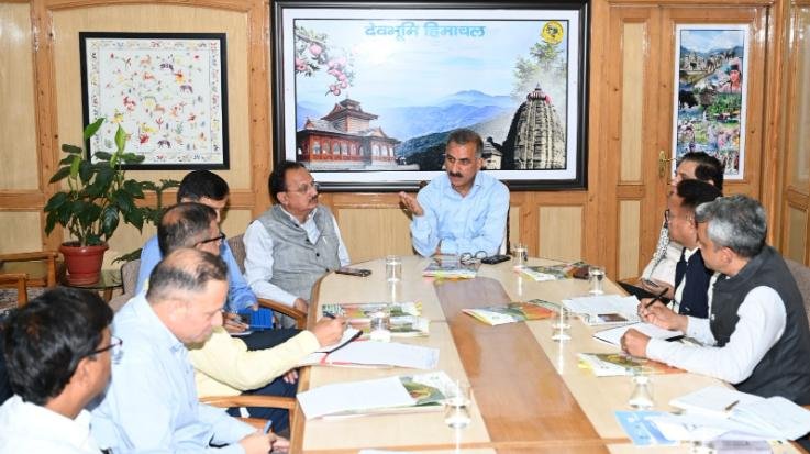 Chief Minister held review meeting for measures to protect forests from fire