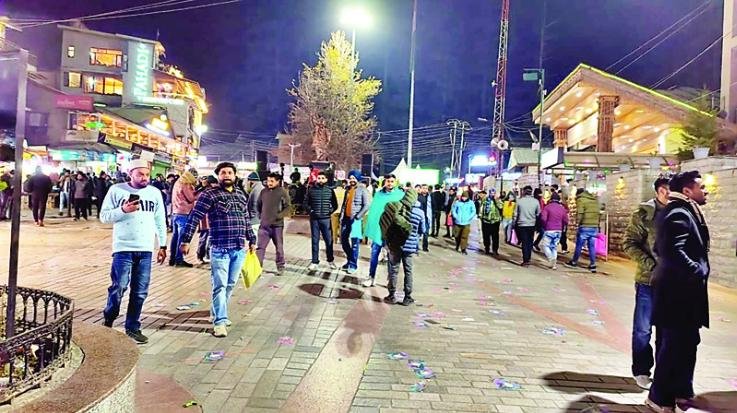 Himachal buzzing with tourists, all hotels in Manali packed