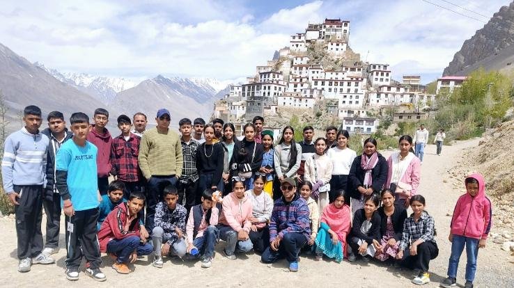 Kunihar: Children of Sayri School took an educational tour of Spiti Valley.