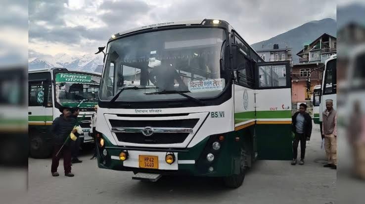 Leh-Delhi bus making record, earning Rs 1.25 lakh daily
