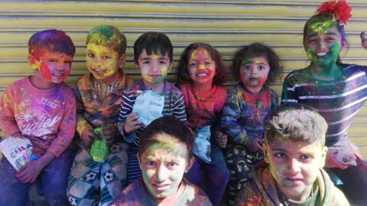 होली पर बच्चो का धूम धड़का 