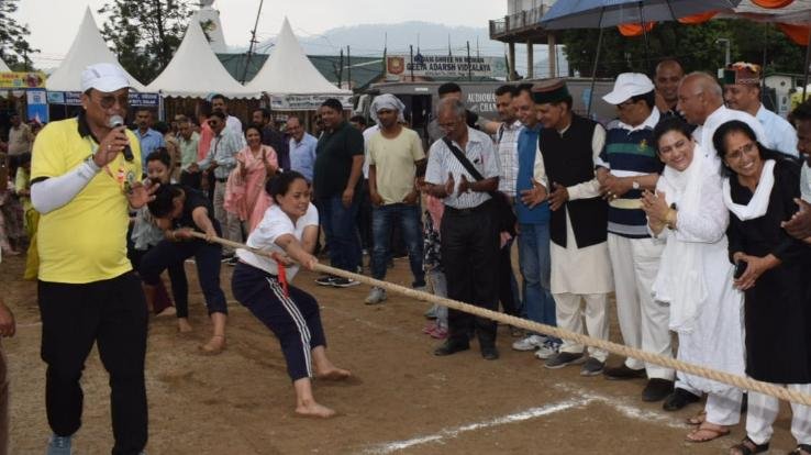 Health Minister presides over the closing ceremony of tug of war competition