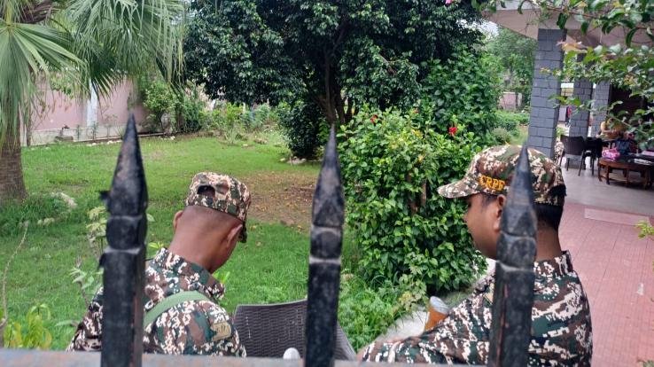 Hamirpur: Income Tax Department raids three businessmen in Nadaun