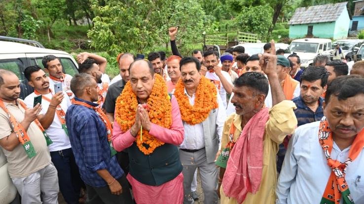 Government is showing interest only in scams, has no concern with the public: Jairam Thakur
