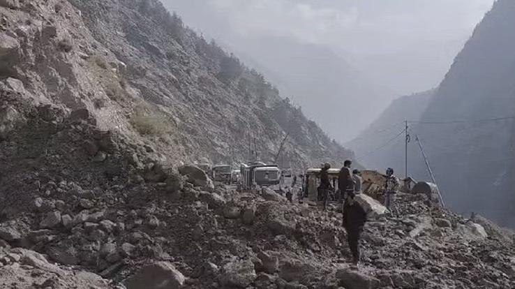 Stones showered from hill in Kinnaur, traffic disrupted