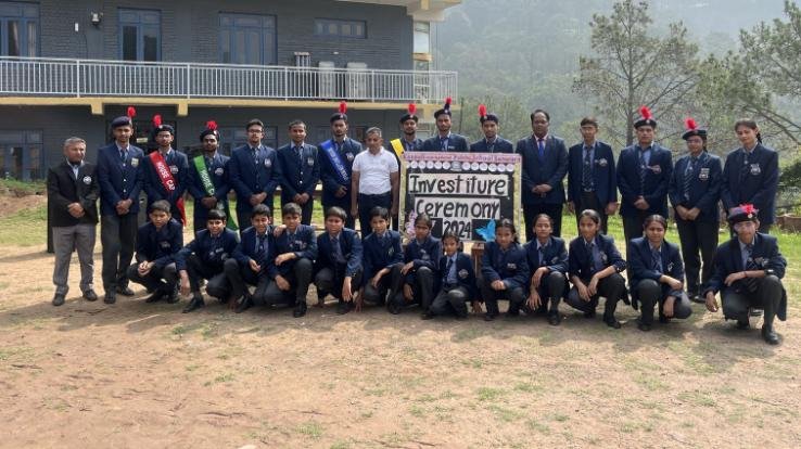 Oath and investiture ceremony was celebrated at Kasauli International Public School, Sanwara.