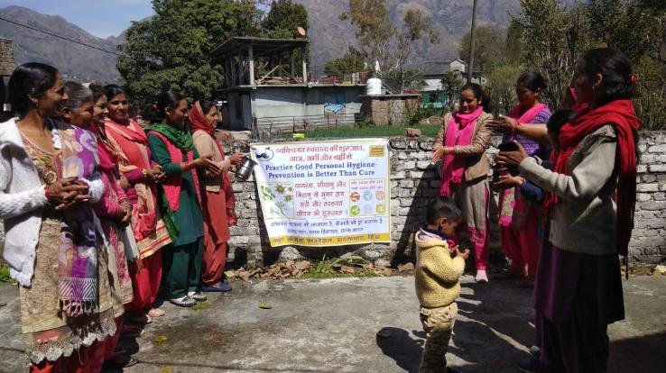 स्वास्थ्य शिविर में बताए कोरोना वायरस से बचने के उपाय 