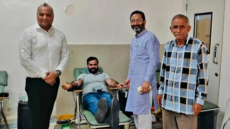 Late in the courtyard of Curetech. 30th huge blood donation camp organized on the birth anniversary of Premchand Singla