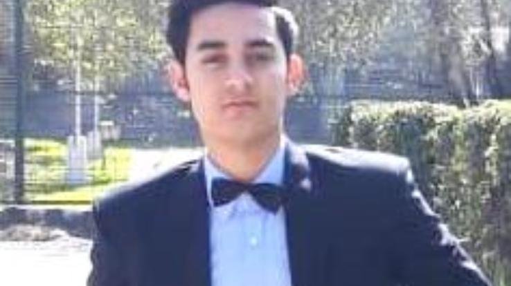 आर्यन शर्मा को न्यूजीलैंड के होटल में चयन होने पर दी बधाई