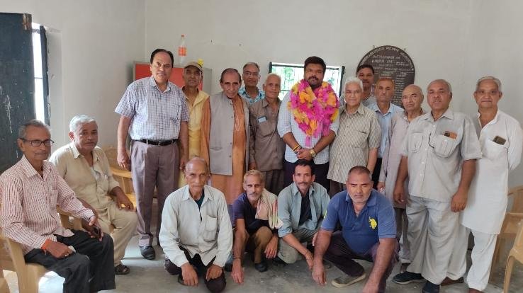 Kunihar: Jagdish Singh celebrated his 79th birthday by planting 105 saplings.