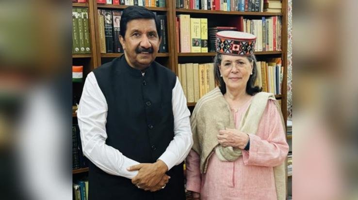 Deputy Chief Minister met Sonia Gandhi, informed about the loss