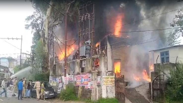 Fire breaks out in electricity board's meter testing lab in Hamirpur's Anu