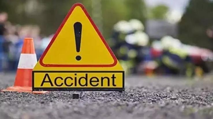 Truck hits scooter in Mandi, woman dies, scooter driver seriously injured