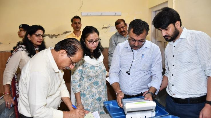 Solan: Inspection of strong room conducted in Municipal Corporation