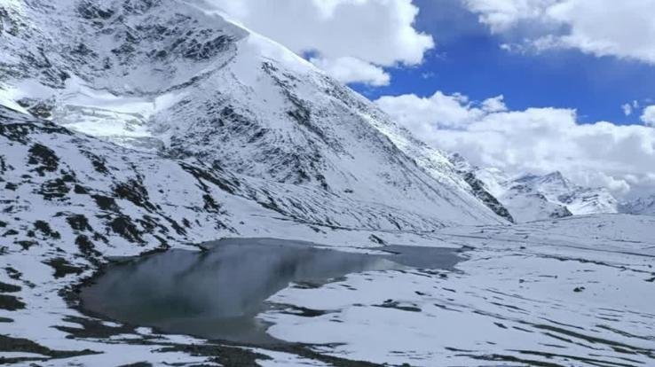 Mercury dropped due to snowfall in Lahaul-Spiti hills