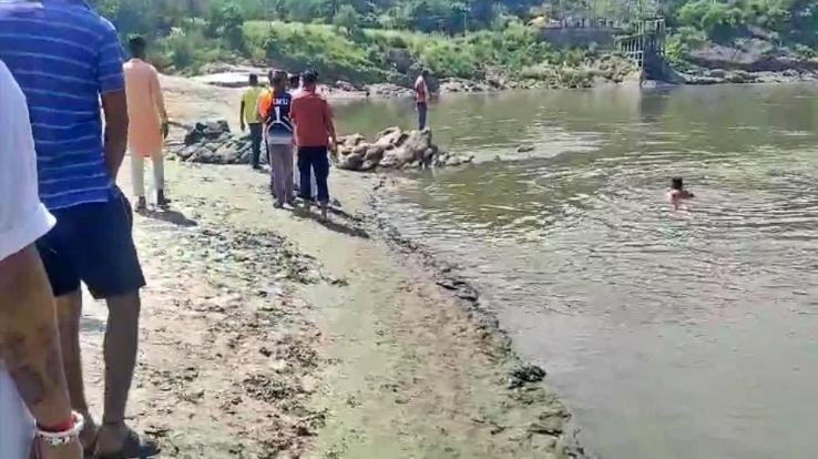 Two youth drowned in Beas river during Ganpati immersion, one died and search for the other continues