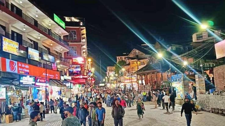 Himachal: Number of tourists increased in Manali and Lahaul valley