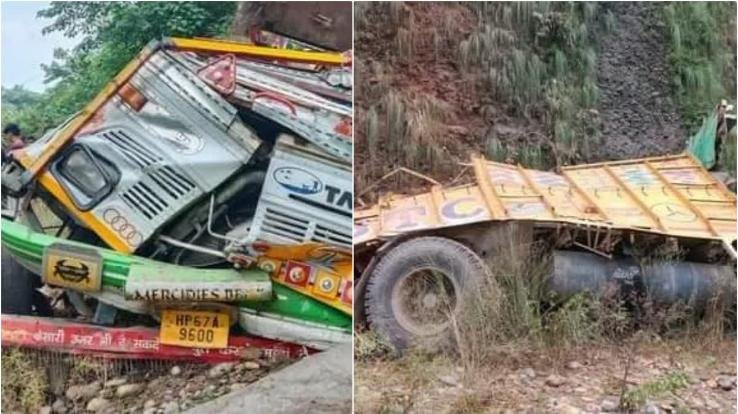 Hamirpur: Truck filled with bricks was climbing uphill, suddenly rolled off the road, driver died