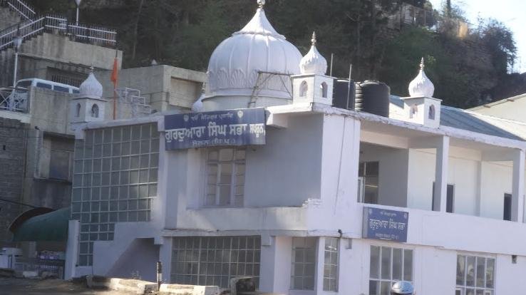 वैश्विक त्रासदी से निपटने के लिए गुरुद्वारा सिंह सभा सपरून ने बढ़ाया हाथ