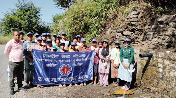 Padhar: Volunteers improved natural drinking water source in Urla.