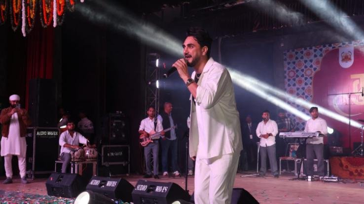 The second star night of Kullu Dussehra festival was named after Punjabi singer Kulwinder Billa.