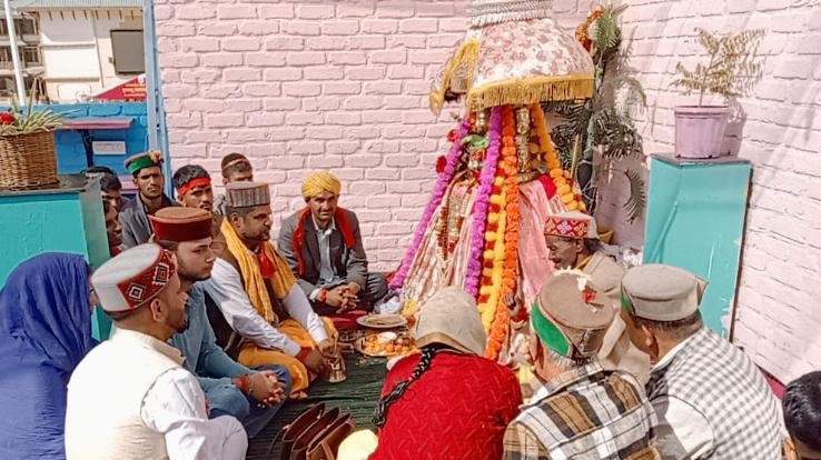 Kullu: People witness the grand meeting of Gods and Goddesses during Dussehra festival.