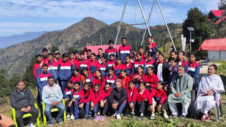 Sirmaur: Students of School Sangrah learned the tricks of tourism at Manav Hill Resort.