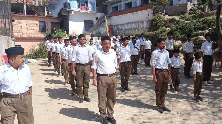 Sirmaur: District unit of Rashtriya Swayamsevak Sangh, Haripur Dhar conducted a march in Sangrah.