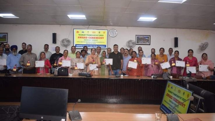 Bilaspur: 29 panchayats TB free, district administration honored panchayat representatives