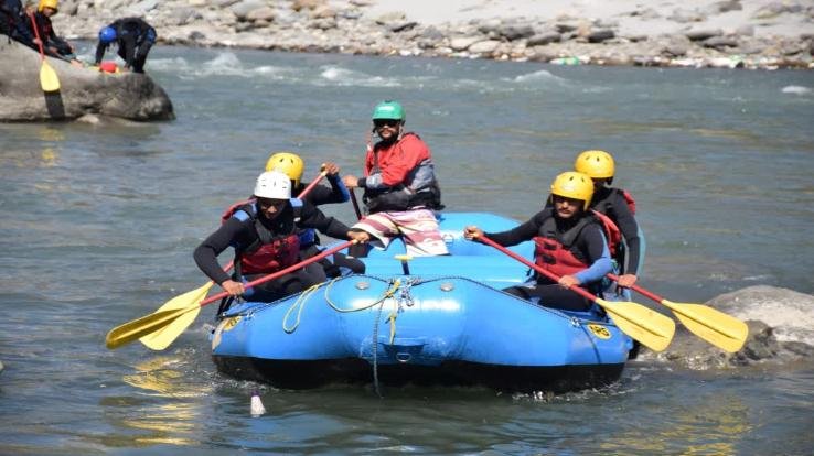 Now rescue will be possible in the river at night, training is being given to the youth.