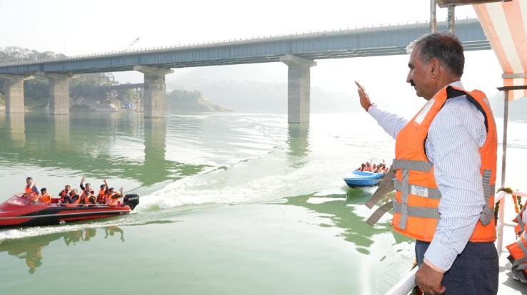 Chief Minister inaugurates water sports activities in Govind Sagar Lake