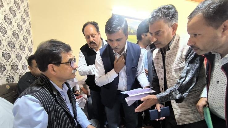 Chief Parliamentary Secretary Sanjay Awasthi listened to people's problems in Arki