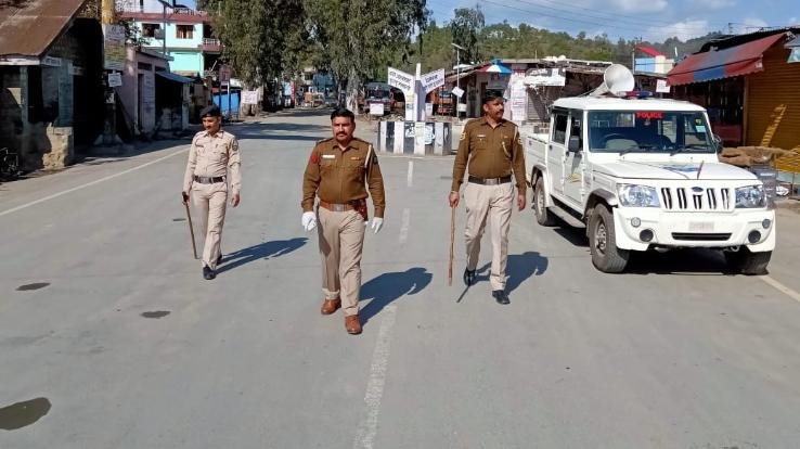 सभी विभागों के कर्मचारी आई कार्ड रखें साथ