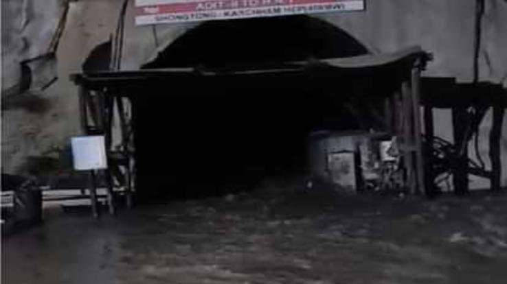 Kinnaur: Water level rises due to leakage in Shong-Tong Tunnel, NH closed