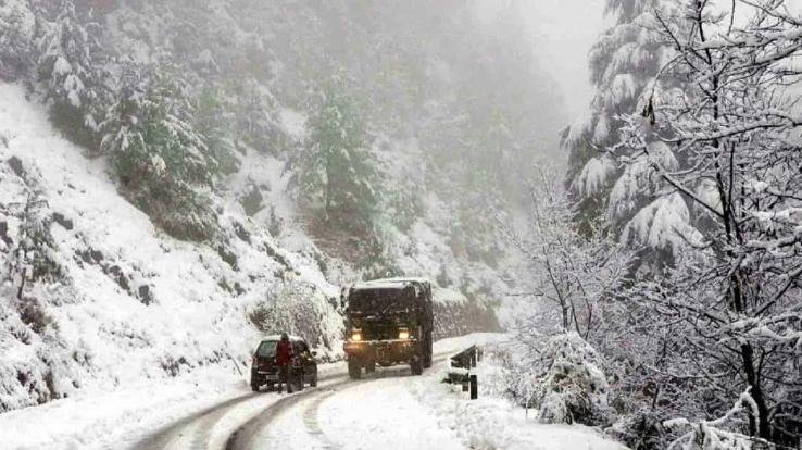 Chances of rain and snowfall in 5 districts of Himachal, fog alert issued