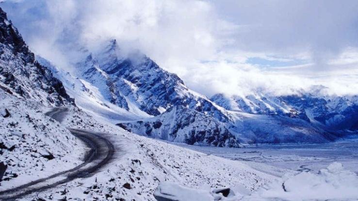 Weather changed in Himachal, light snowfall started in high altitude areas