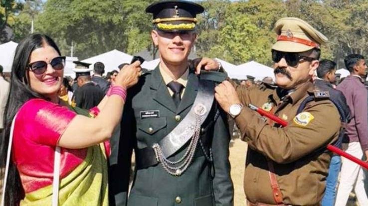 Son of ASP of Himachal became Lieutenant, parents decorated stars on their shoulders, read full news