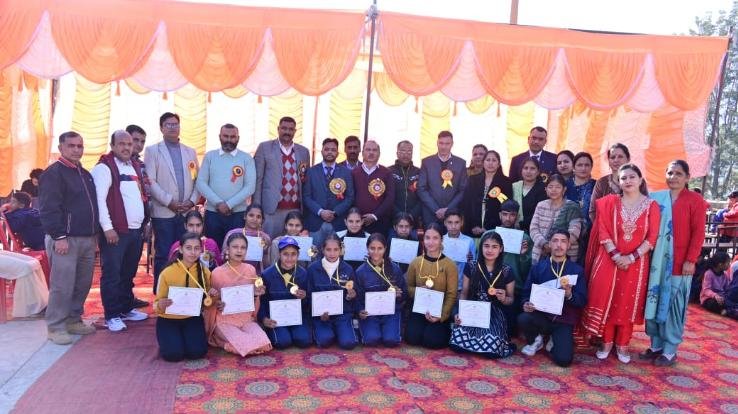 Kunihar: Badlag Vidyalaya celebrated annual prize distribution ceremony with pomp