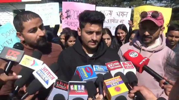 Protest by trained unemployed in Shimla, demand raised to ban guest teacher recruitment