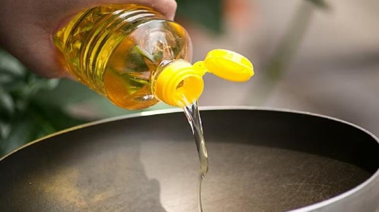 Himachal: Delay in supply of edible oil in ration depots, tender cancelled.