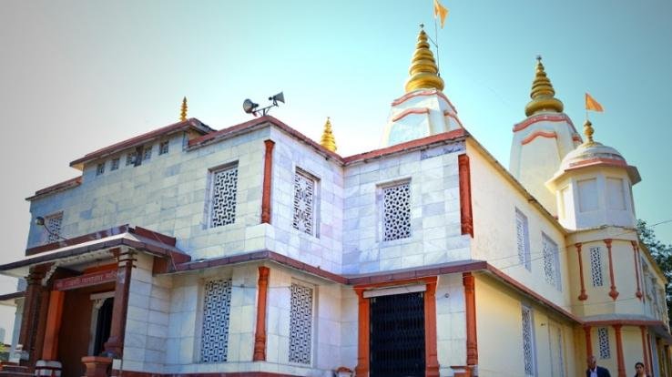 जरुरतमंदो की मदद करने आगे आया लक्ष्मी नारायण मंदिर 