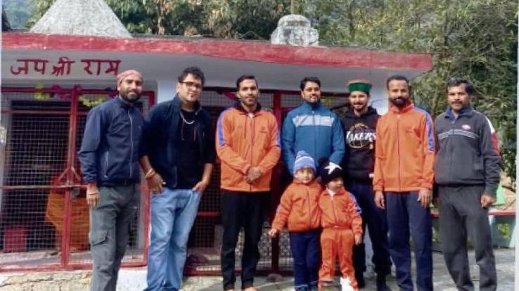 Jaisinghpur: Motivation Fitness Club members installed solar lights in Shiva and Hanuman temple