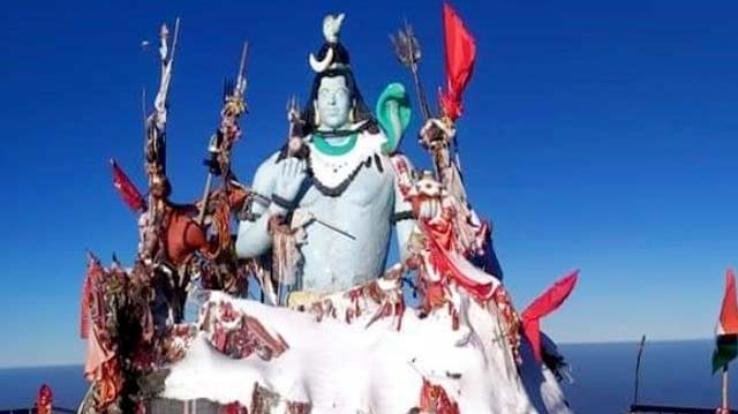 Snowfall on Churdhar, the highest peak of Sirmaur, severe cold.