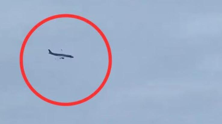 Passenger plane crashes in Kazakhstan, more than 100 people were on board