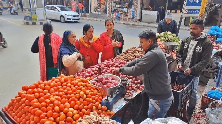 All street vendors will be removed from Mandi city, a new street vendor market will be built here.