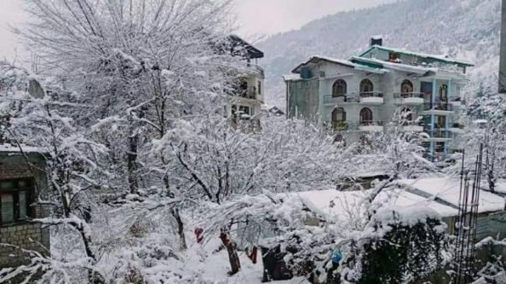 Rain and snowfall continues in Himachal, know the weather condition on New Year