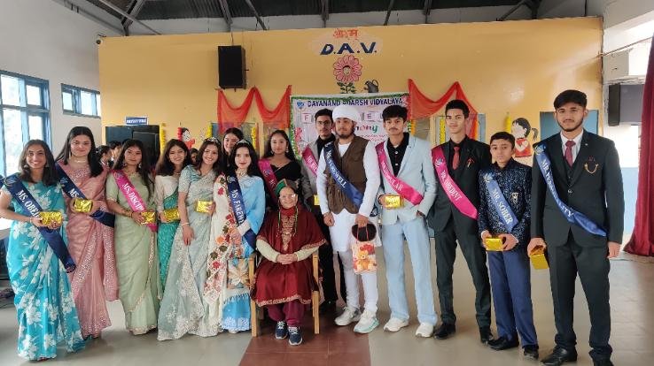 Solan: Farewell ceremony organized in Dayanand Adarsh ​​Vidyalaya