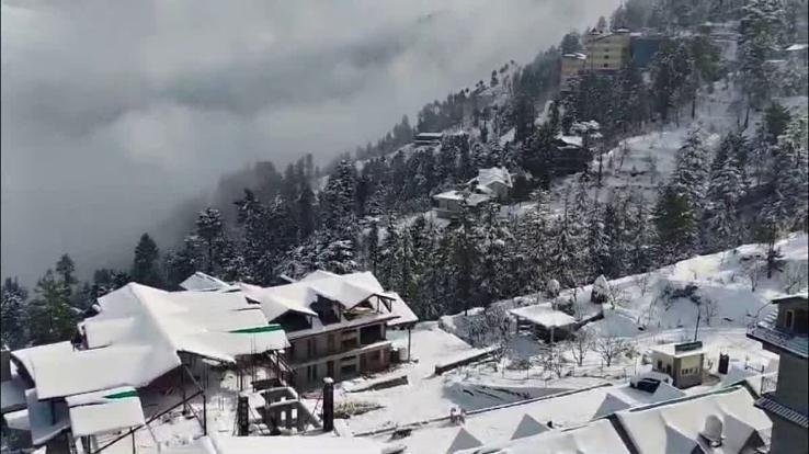 Possibility of snowfall in Himachal in the new year, cold wave continues in the plains.