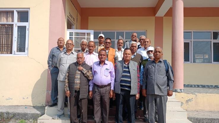 Pensioners Association Kunihar organized monthly meeting